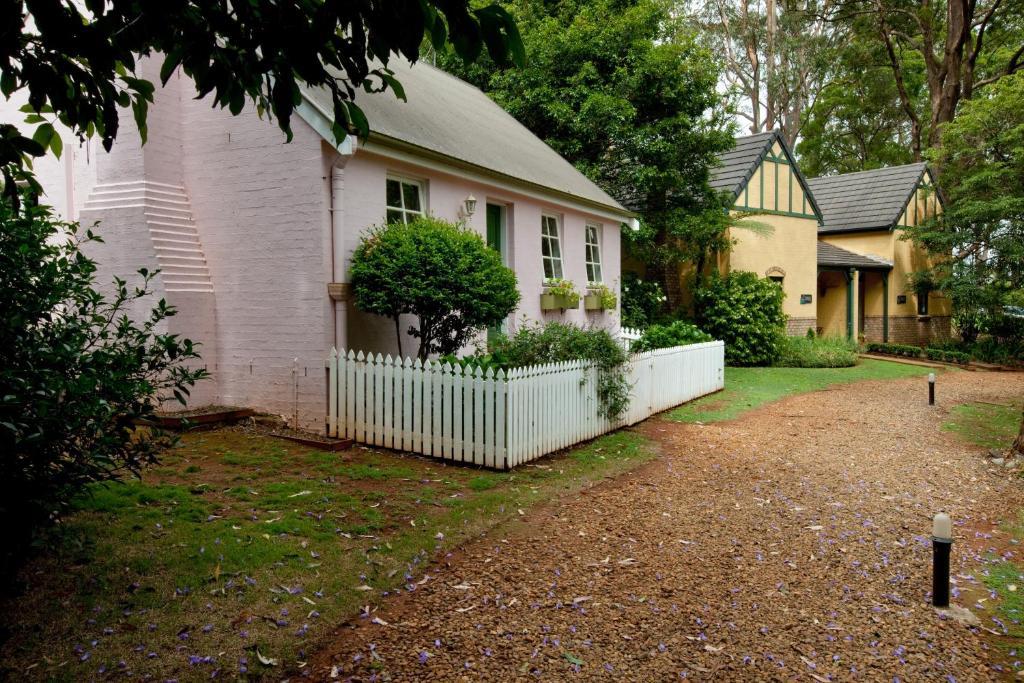 Lisson Grove Hotel Mount Tamborine Room photo